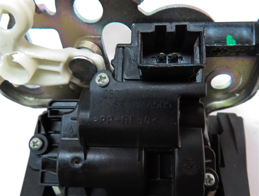 Thumbnail 6: 2015 AUDI Q5 PREMIUM+ (B8 8R) REAR TRUNK TAILGATE LOWER HATCH LOCK LATCH