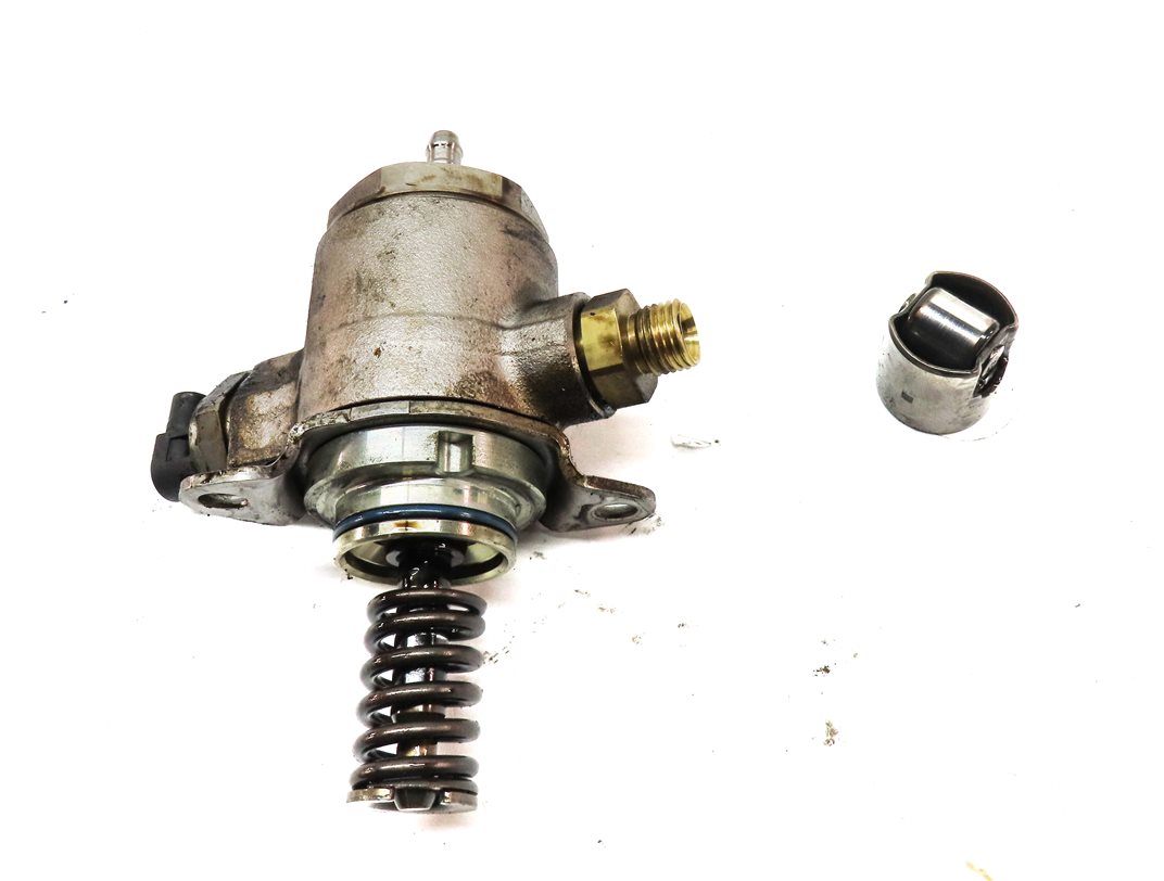 Thumbnail 2: 13-17 AUDI A4 A5 A6 Q5 TT (B8 C7 8K 8T 8R MK3) 2.0L ENGINE MECHANICAL FUEL PUMP