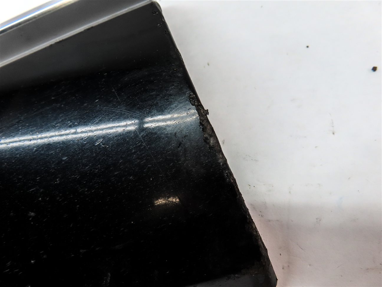 Thumbnail 10: 2015 AUDI Q5 PREMIUM+ (B8 8R) FRONT LEFT DRIVER LOWER DOOR TRIM MOULDING (BLACK)