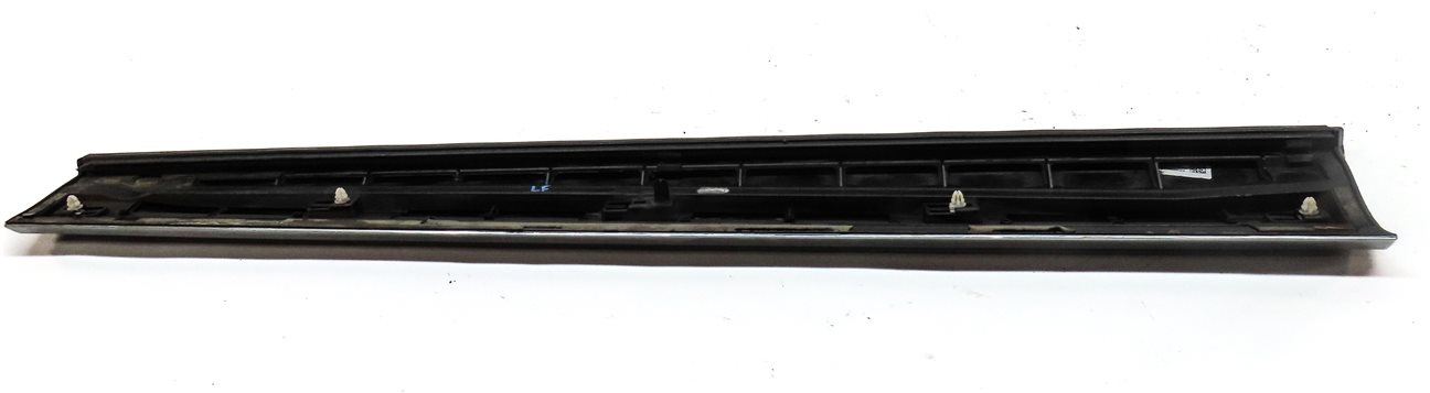 Thumbnail 5: 2015 AUDI Q5 PREMIUM+ (B8 8R) FRONT LEFT DRIVER LOWER DOOR TRIM MOULDING (BLACK)