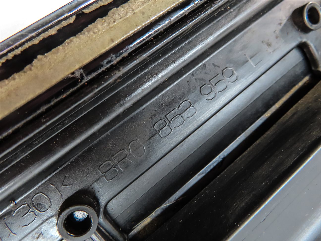 Thumbnail 6: 2015 AUDI Q5 PREMIUM+ (B8 8R) FRONT LEFT DRIVER LOWER DOOR TRIM MOULDING (BLACK)
