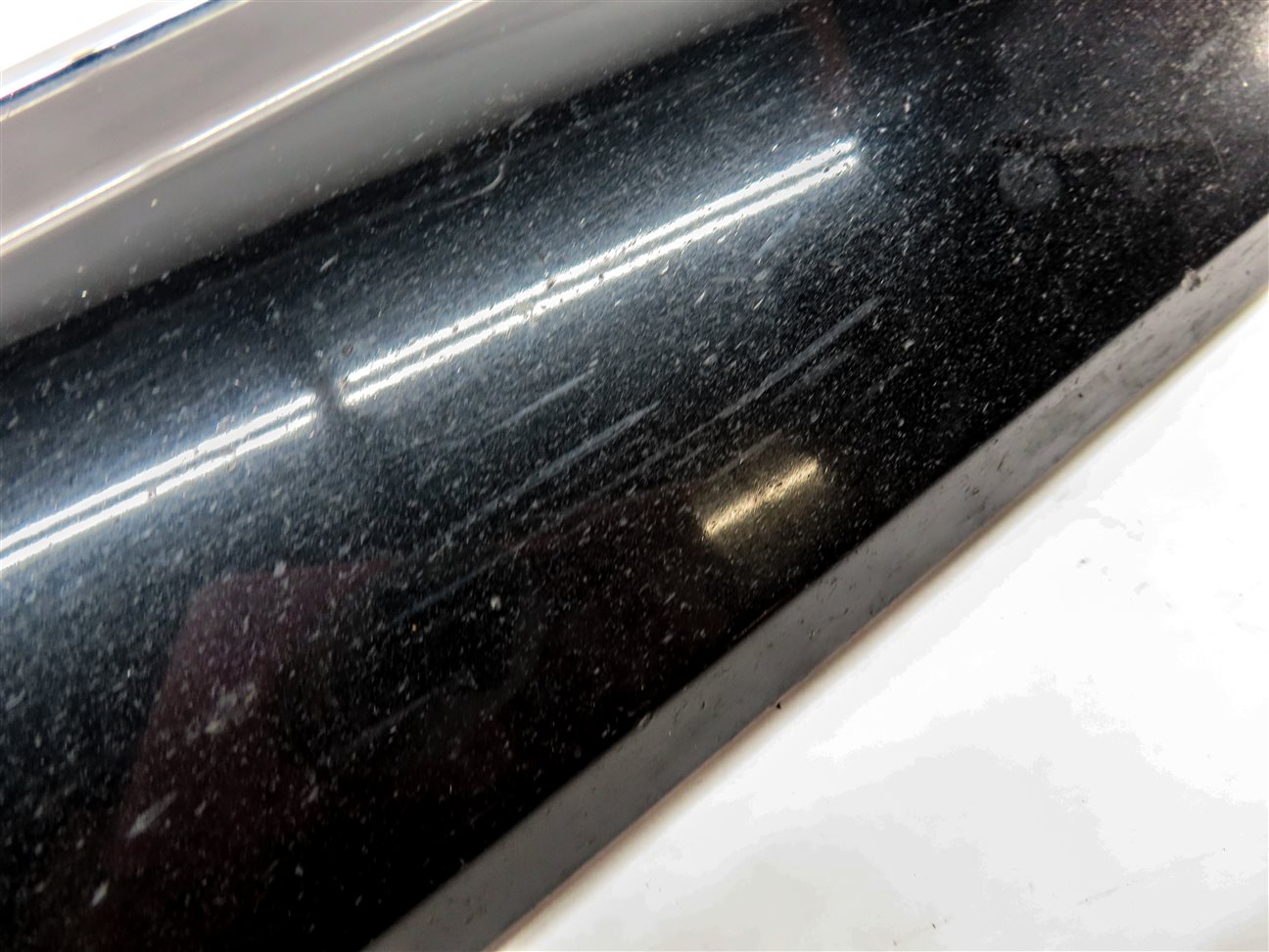 Thumbnail 7: 2015 AUDI Q5 PREMIUM+ (B8 8R) FRONT LEFT DRIVER LOWER DOOR TRIM MOULDING (BLACK)