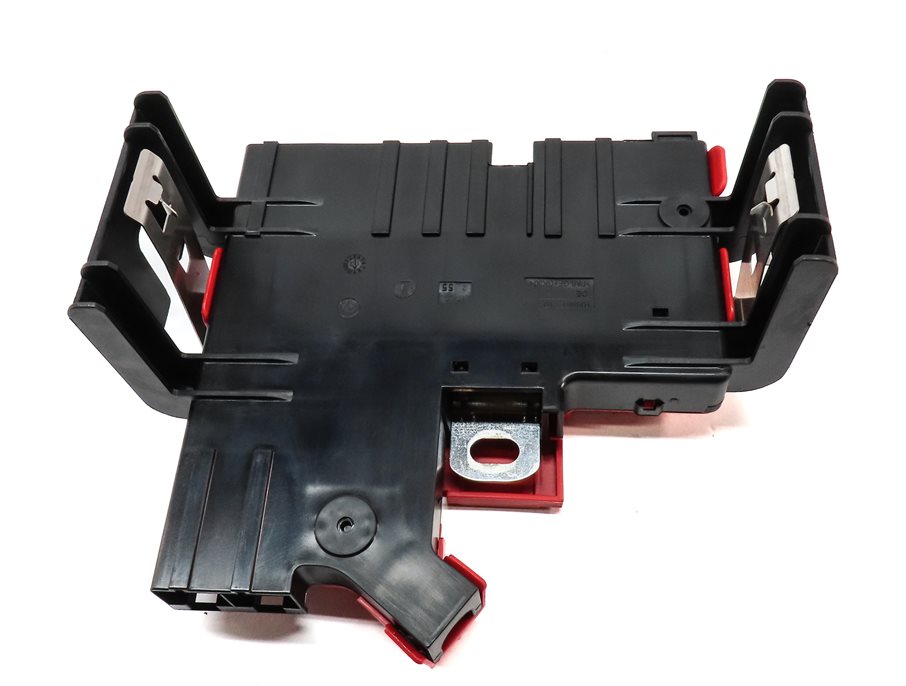 Thumbnail 5: 2014 BMW X3 (F25) POSITIVE BATTERY POWER DISTRIBUTION FUSE PLATE