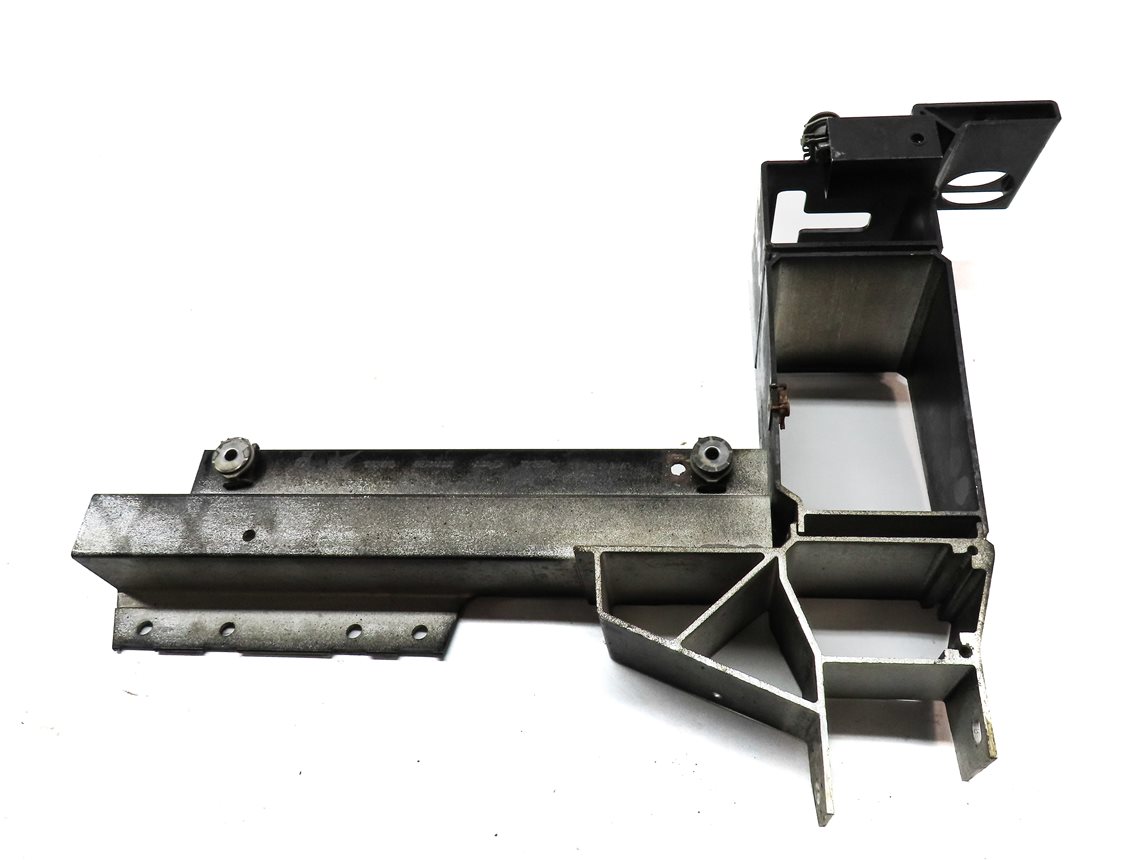 Thumbnail 6: 2014 BMW X3 (F25) FRONT RIGHT PASSENGER RADIATOR SUPPORT MOUNT BRACKET