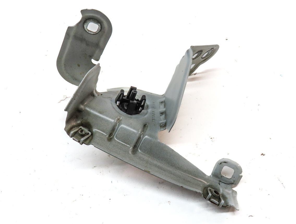 Thumbnail 9: 2014 BMW X3 (F25) FRONT LEFT DRIER FENDER MOUNT BRACKET SET-3