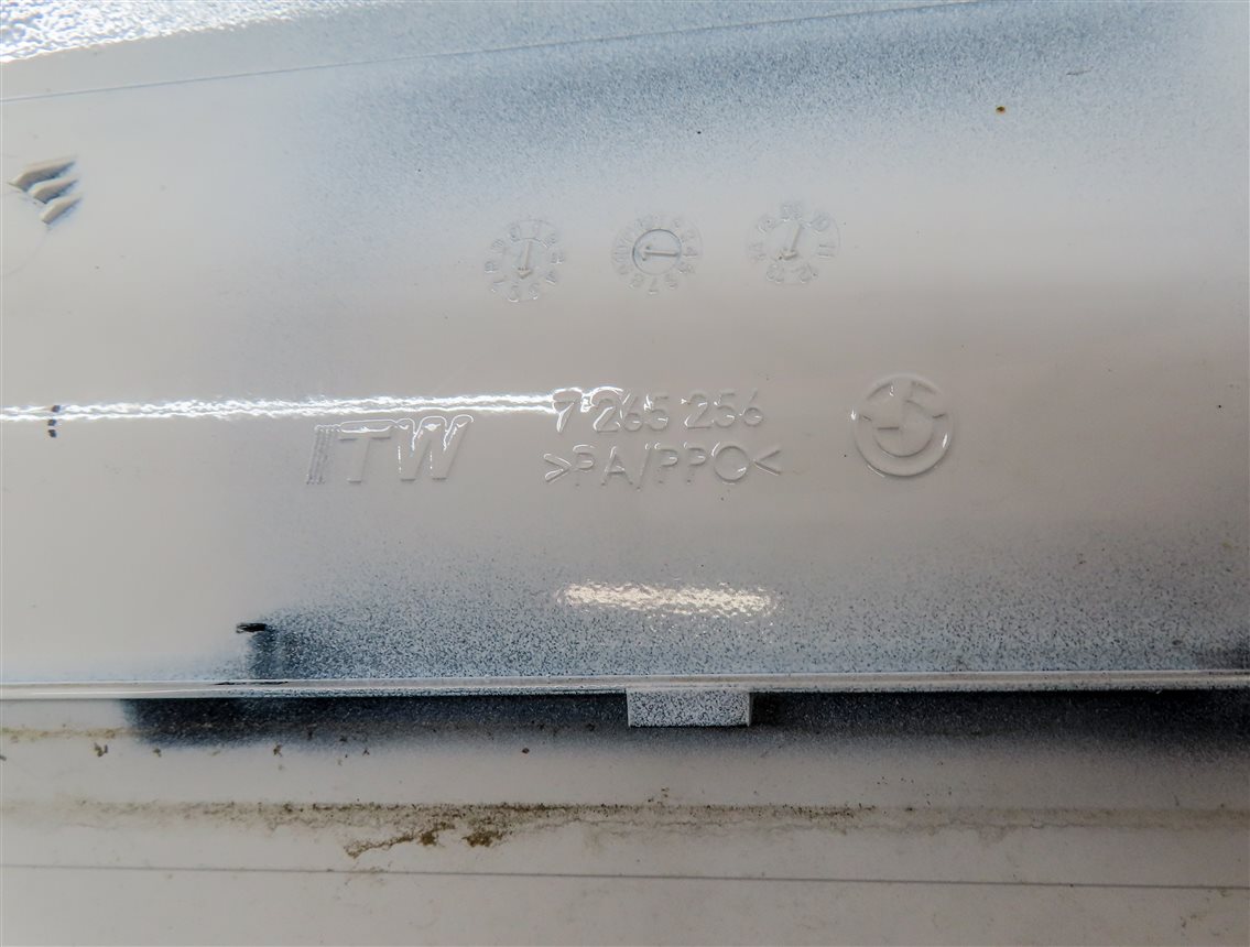 Thumbnail 6: 11-17 BMW X3 (F25) FUEL TANK DOOR LID COVER TRIM w/o HOUSING (White)