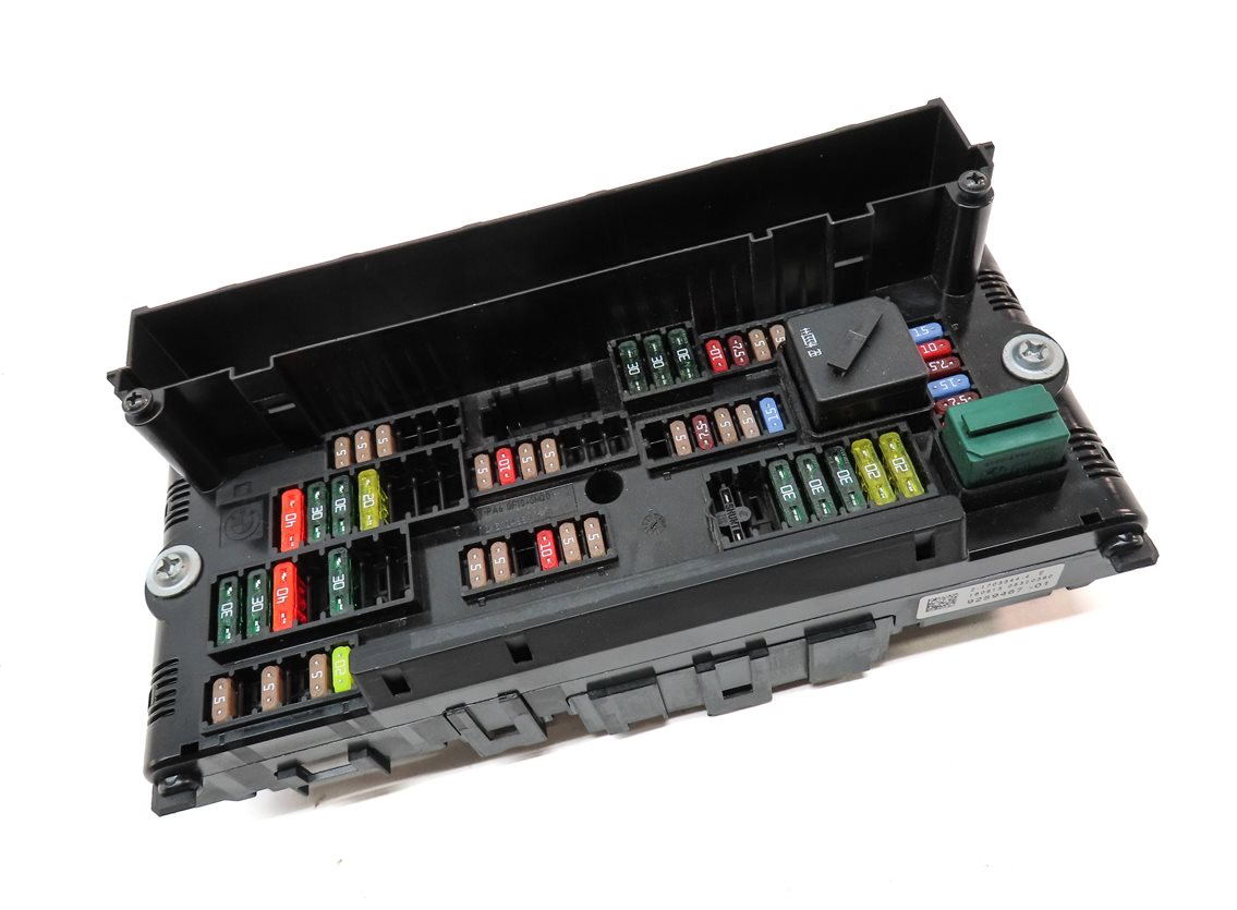 Thumbnail 3: 2014 BMW X3 (F25) FRONT POWER DISTRIBUTION FUSE BOX BCM BODY MODULE HOUSING