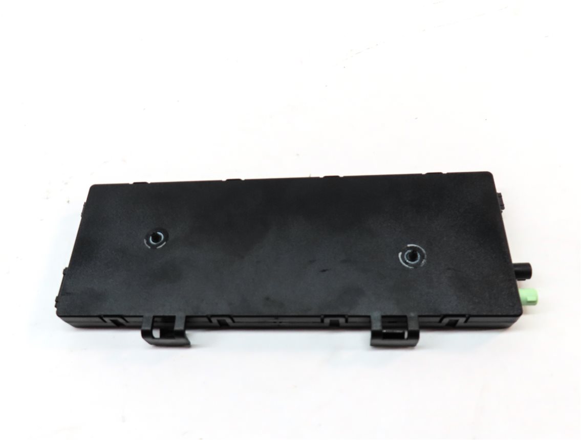 Thumbnail 6: 2014 BMW X3 (F25) RADIO STEREO DIVERSITY ANTENNA CONTROL MODULE