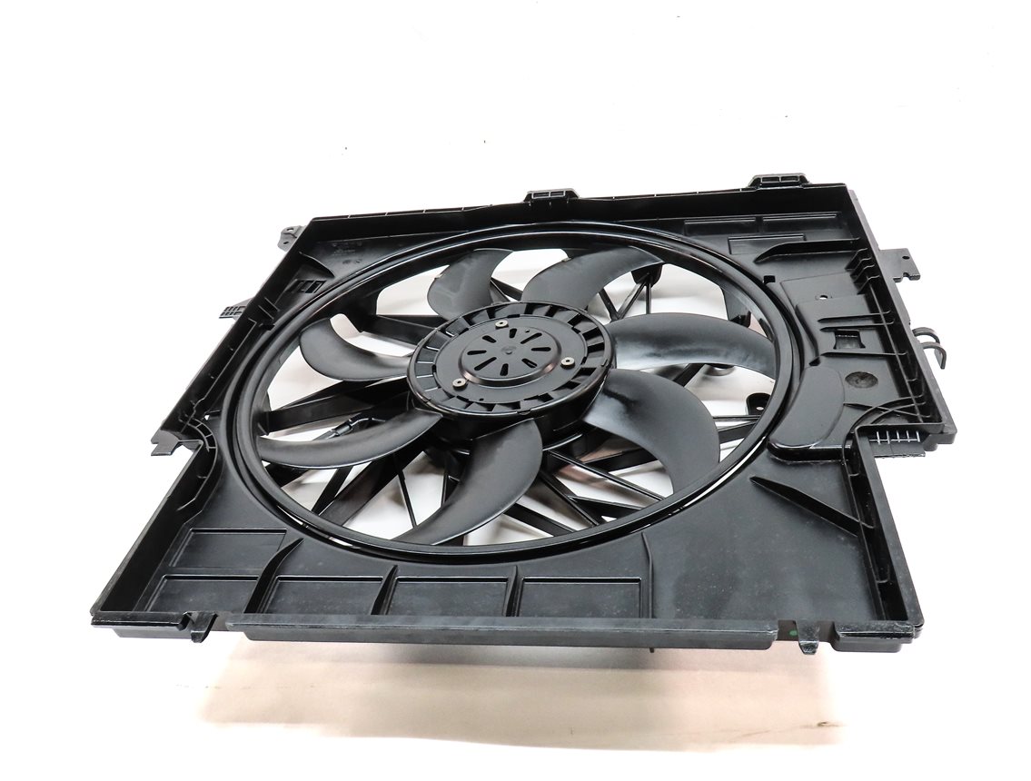 Thumbnail 2: 13-18 BMW X3 X4 (F25 F26) 2.0L N20 TURBO ENGINE RADIATOR COOLING FAN w/ SHROUD