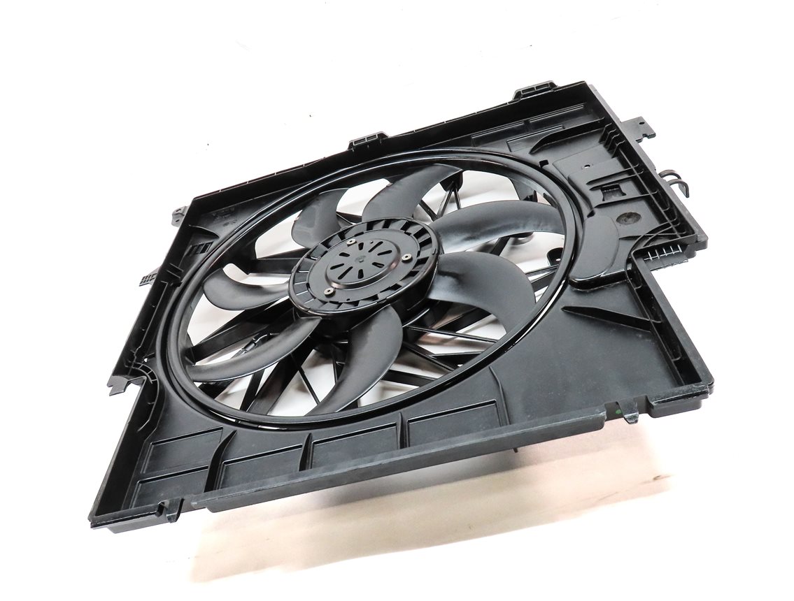 Thumbnail 3: 13-18 BMW X3 X4 (F25 F26) 2.0L N20 TURBO ENGINE RADIATOR COOLING FAN w/ SHROUD