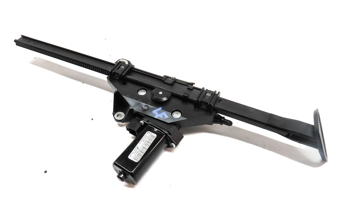 Thumbnail 1: 2014 MERCEDES E350 COUPE (C207) FRONT LEFT DRIVER SEATBELT HANDOVER ARM w/ MOTOR