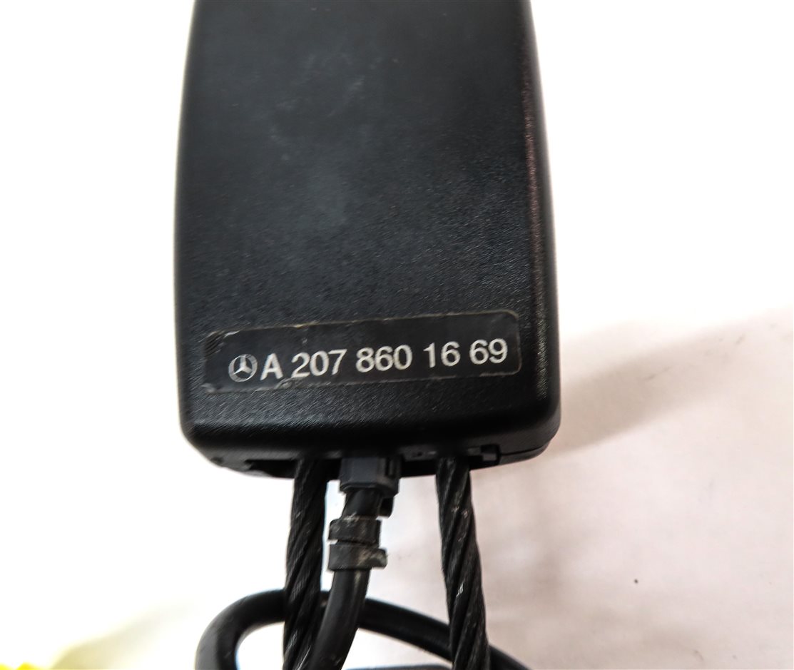 Thumbnail 6: 10-17 C E CLASS (W204 W207) COUPE CONVERTIBLE RIGHT PASSENGER SEATBELT RECEIVER
