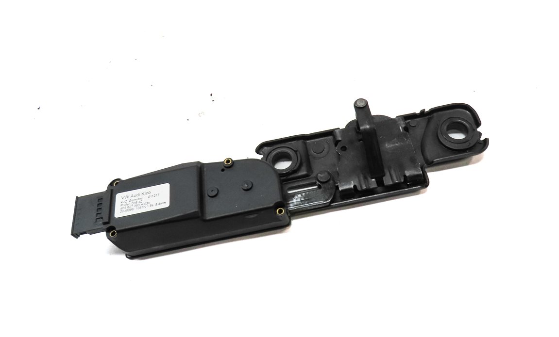 2018 AUDI Q3 (8U) REAR HATCH TAILGATE TRUNK LATCH STRIKER PLATE & ACTUATOR