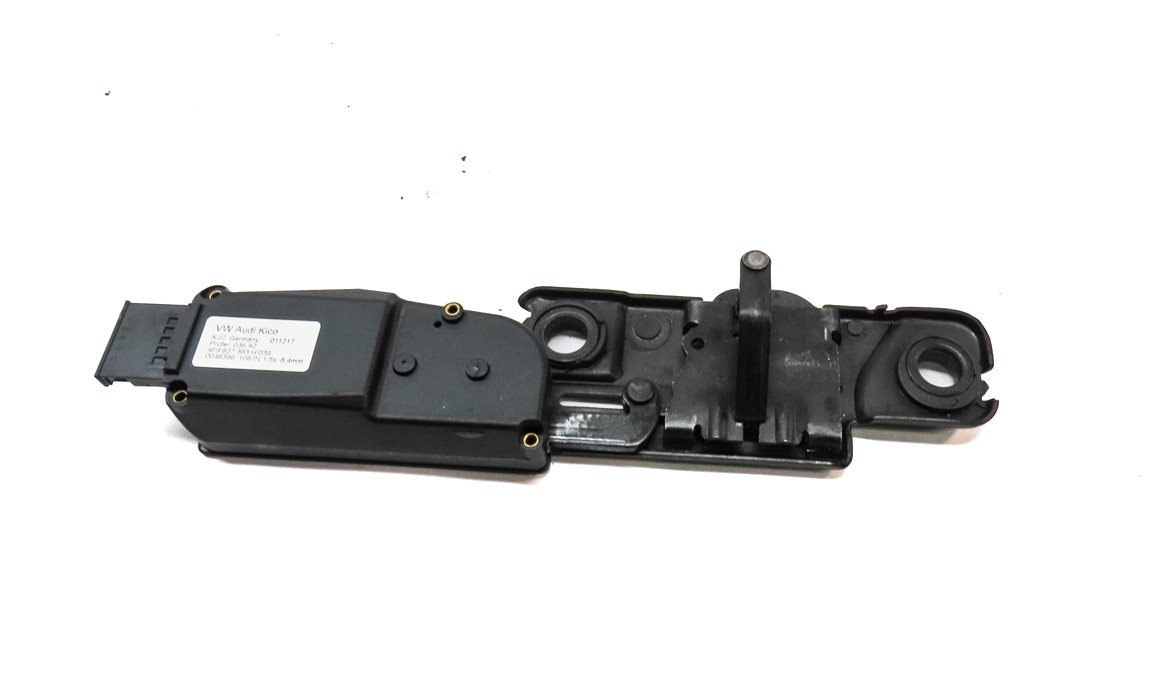 Thumbnail 2: 2018 AUDI Q3 (8U) REAR HATCH TAILGATE TRUNK LATCH STRIKER PLATE & ACTUATOR