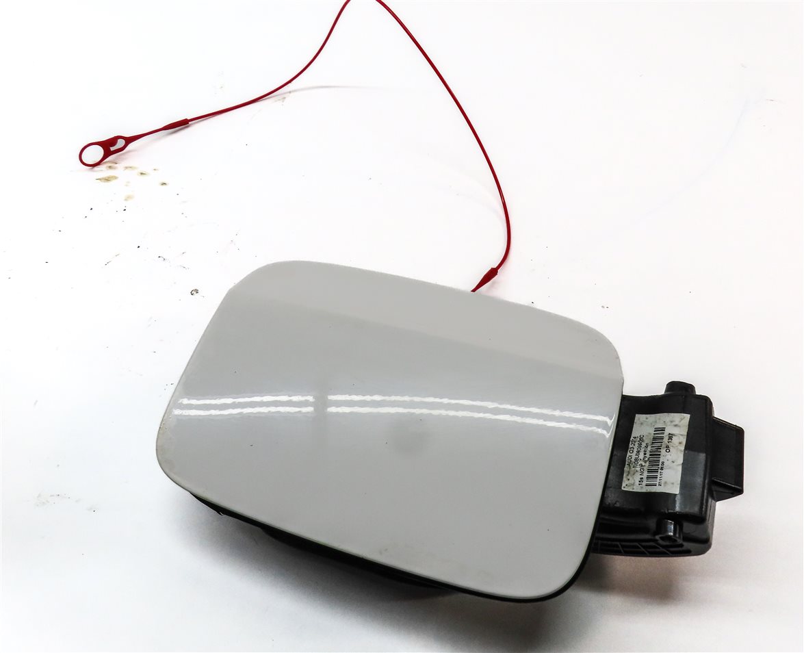 2015-2018 AUDI Q3 (8U) FUEL TANK DOOR LID TRIM w/ HOUSING & CAP (White)