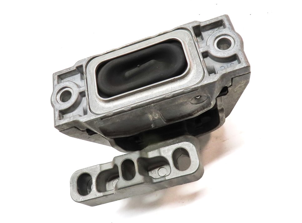 Thumbnail 3: 2018 AUDI Q3 (8U) 2.0T (CCTA) RIGHT ENGINE MOTOR MOUNT