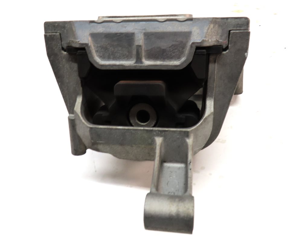Thumbnail 4: 2018 AUDI Q3 (8U) 2.0T (CCTA) RIGHT ENGINE MOTOR MOUNT