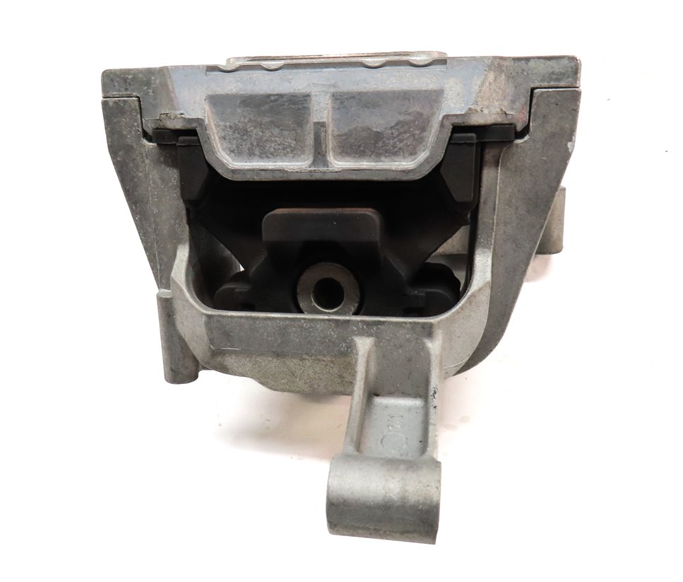Thumbnail 5: 2018 AUDI Q3 (8U) 2.0T (CCTA) RIGHT ENGINE MOTOR MOUNT