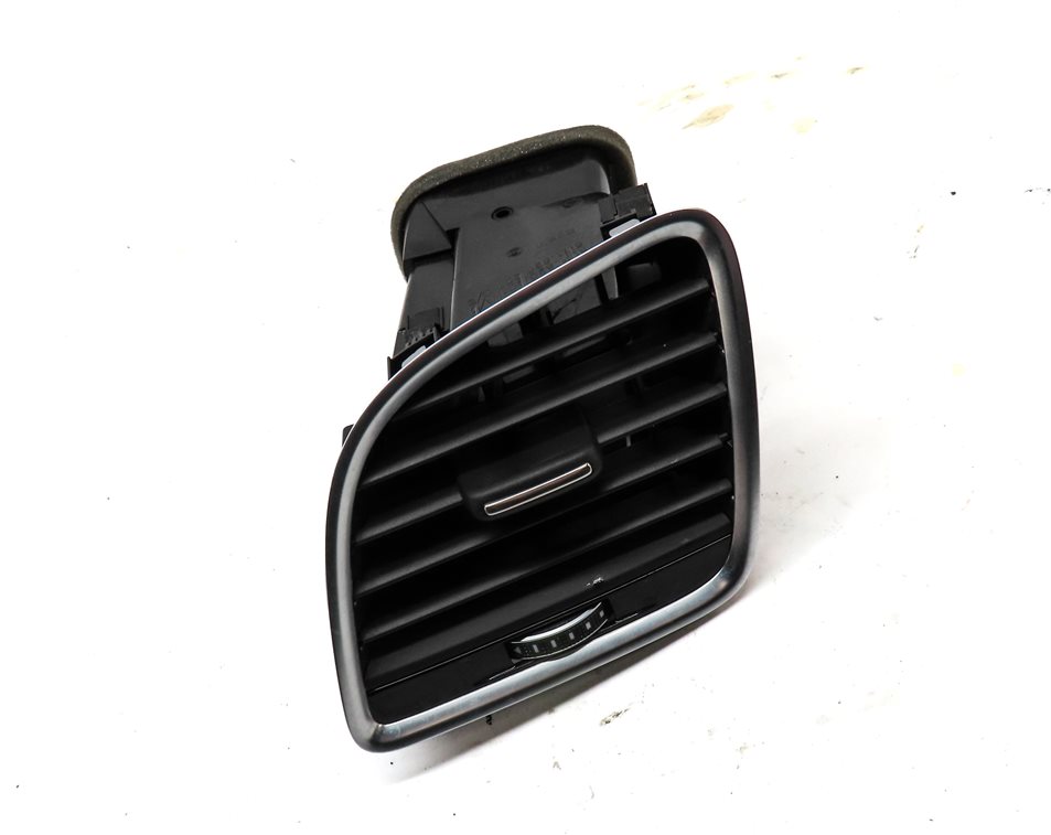 Thumbnail 3: 2018 AUDI Q3 (8U) FRONT LEFT DRIVER DASH HVAC A/C HEATER AIR VENT (BLACK)