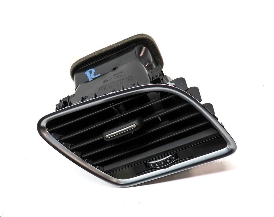 Thumbnail 3: 2018 AUDI Q3 (8U) FRONT RIGHT PASSENGER DASH HVAC A/C HEATER AIR VENT (BLACK)