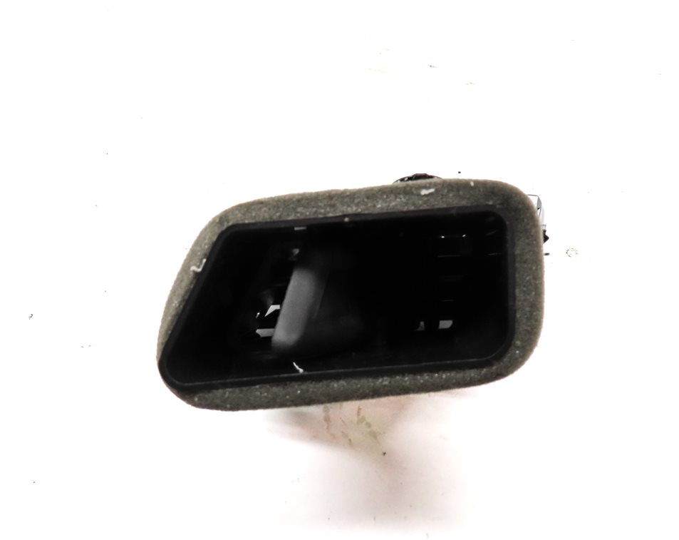 Thumbnail 4: 2018 AUDI Q3 (8U) FRONT RIGHT PASSENGER DASH HVAC A/C HEATER AIR VENT (BLACK)