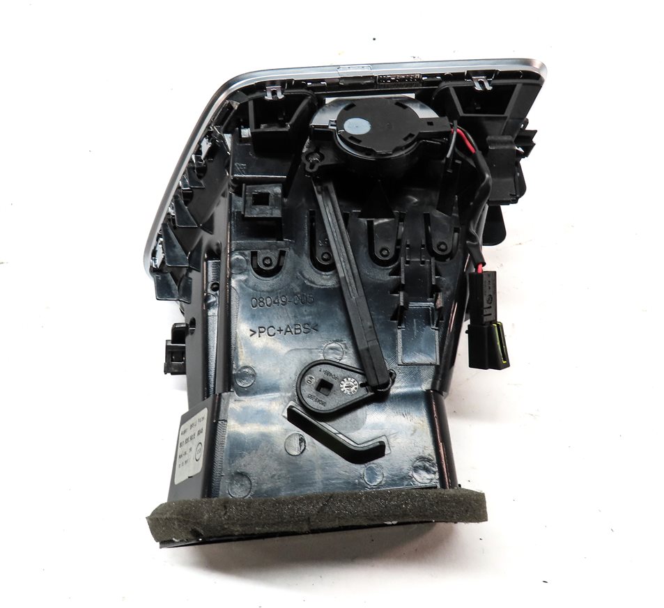 Thumbnail 5: 2018 AUDI Q3 (8U) FRONT RIGHT PASSENGER DASH HVAC A/C HEATER AIR VENT (BLACK)