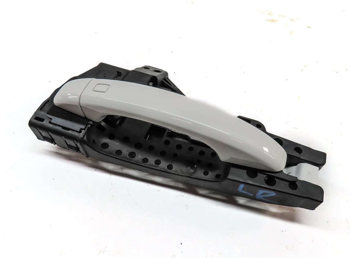 2015-2018 AUDI Q3 (8U) LEFT REAR EXTERIOR DOOR HANDLE (White)