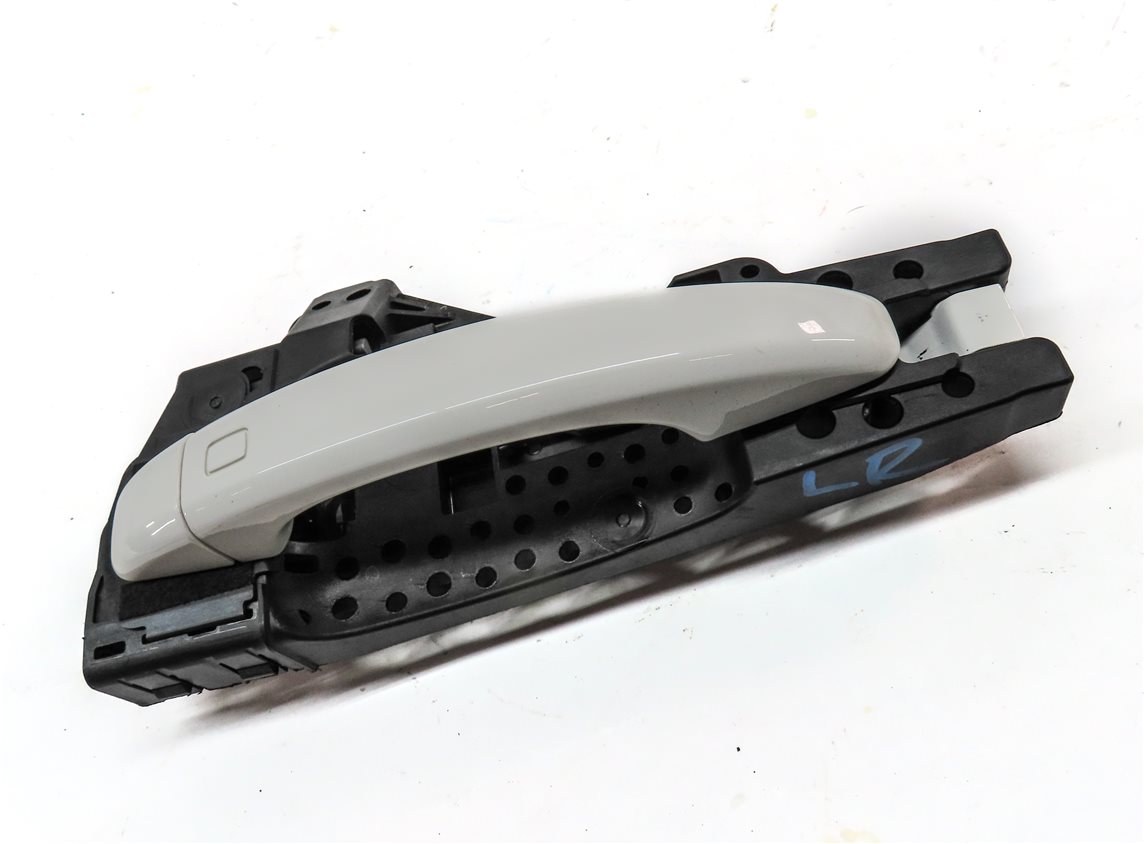Thumbnail 3: 2015-2018 AUDI Q3 (8U) LEFT REAR EXTERIOR DOOR HANDLE (White)