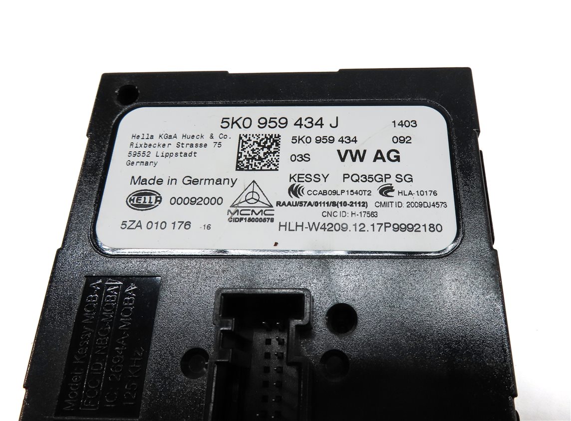 Thumbnail 19: 18 AUDI Q3 8U 2.0L TURBO CCTA SPEEDOMETER ECU IMMOBILIZER MODULE KEY SET (57k)