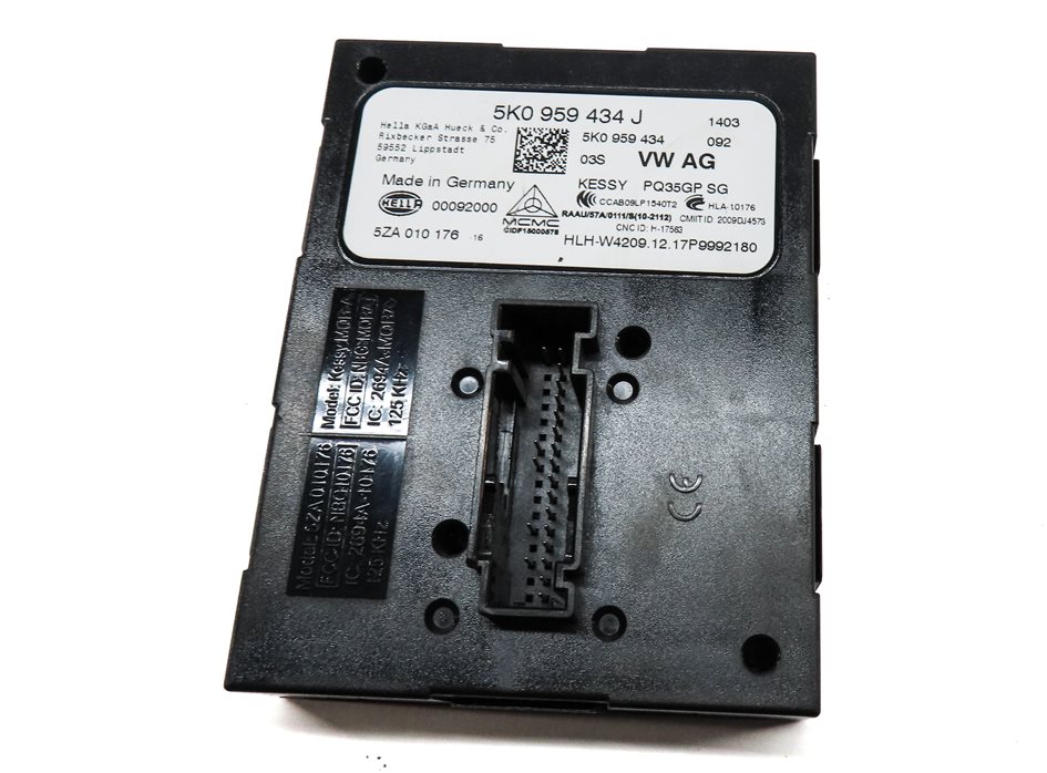 Thumbnail 7: 18 AUDI Q3 8U 2.0L TURBO CCTA SPEEDOMETER ECU IMMOBILIZER MODULE KEY SET (57k)