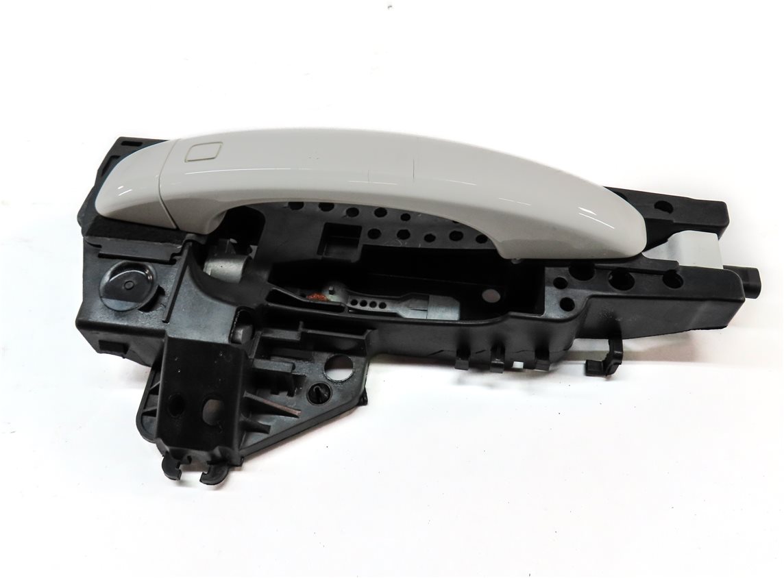 Thumbnail 4: 2015-2018 AUDI Q3 (8U) RIGHT FRONT PASSENGER DOOR HANDLE (White)