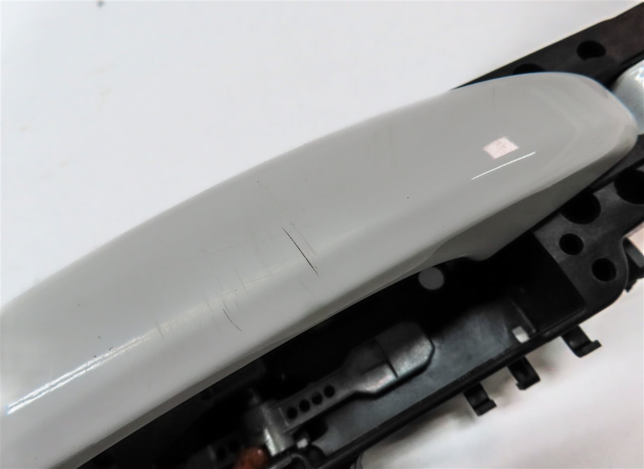 Thumbnail 7: 2015-2018 AUDI Q3 (8U) RIGHT FRONT PASSENGER DOOR HANDLE (White)