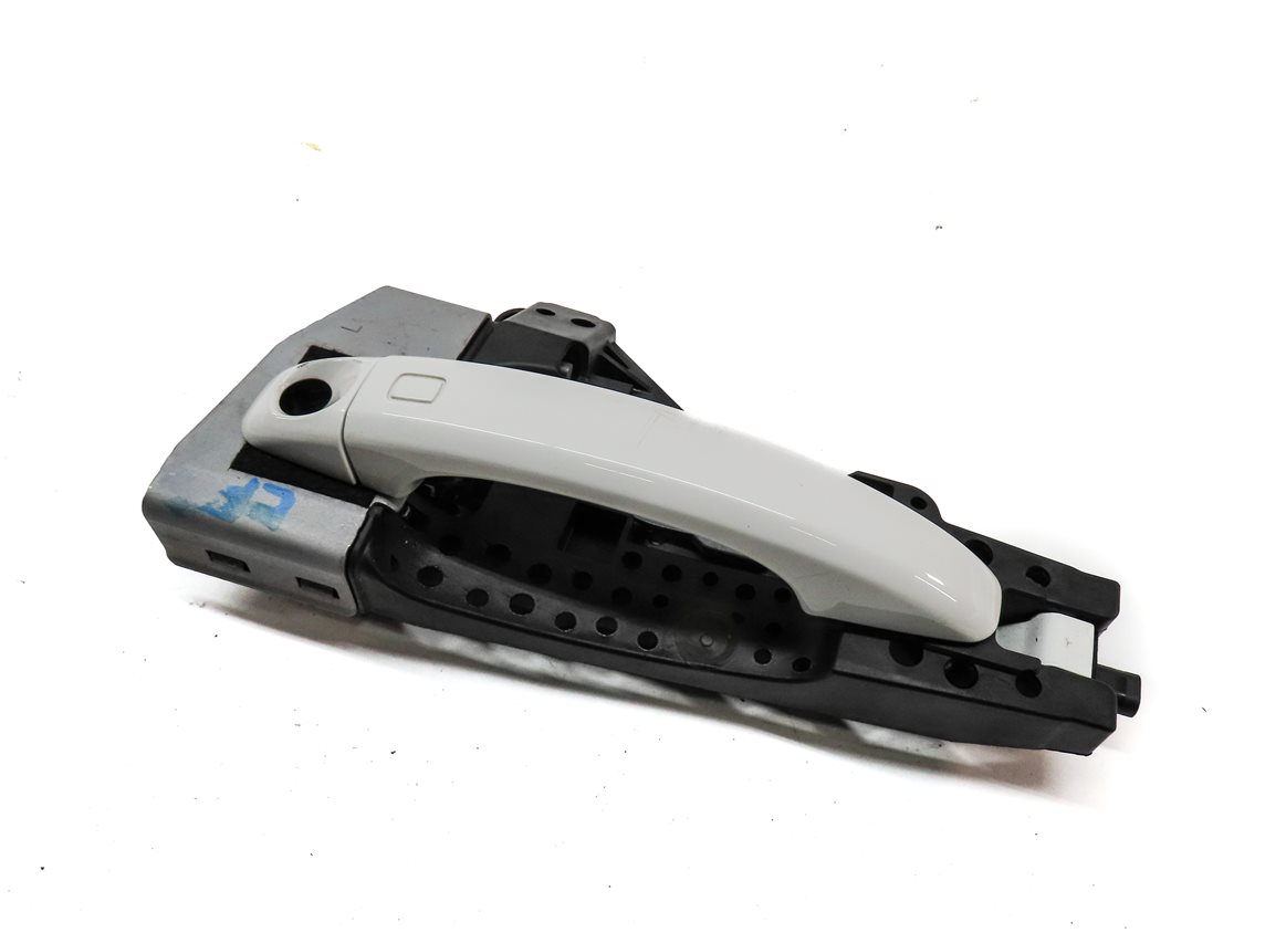 2015-2018 AUDI Q3 (8U) LEFT FRONT DRIVER DOOR HANDLE (White)