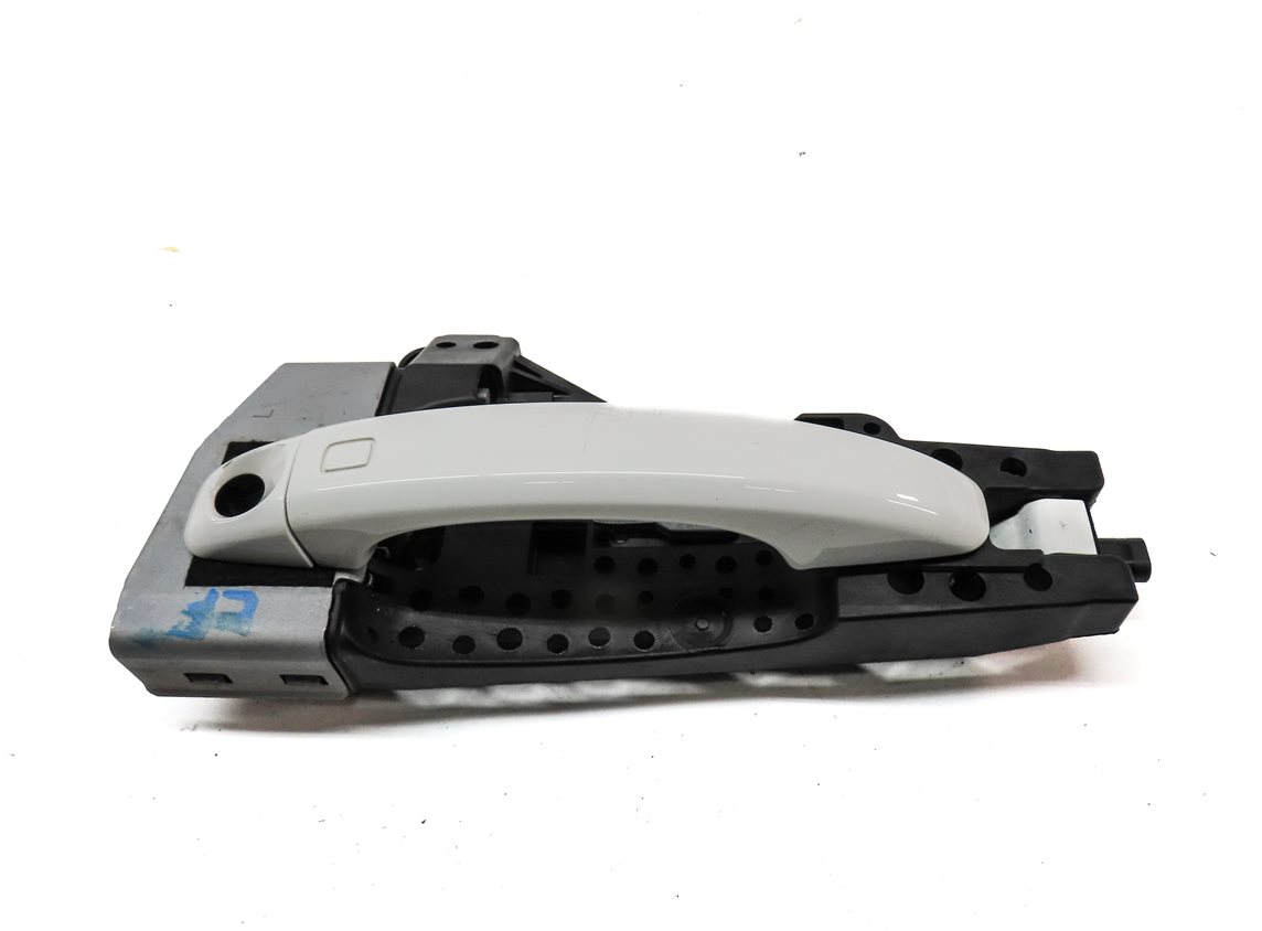 Thumbnail 2: 2015-2018 AUDI Q3 (8U) LEFT FRONT DRIVER DOOR HANDLE (White)