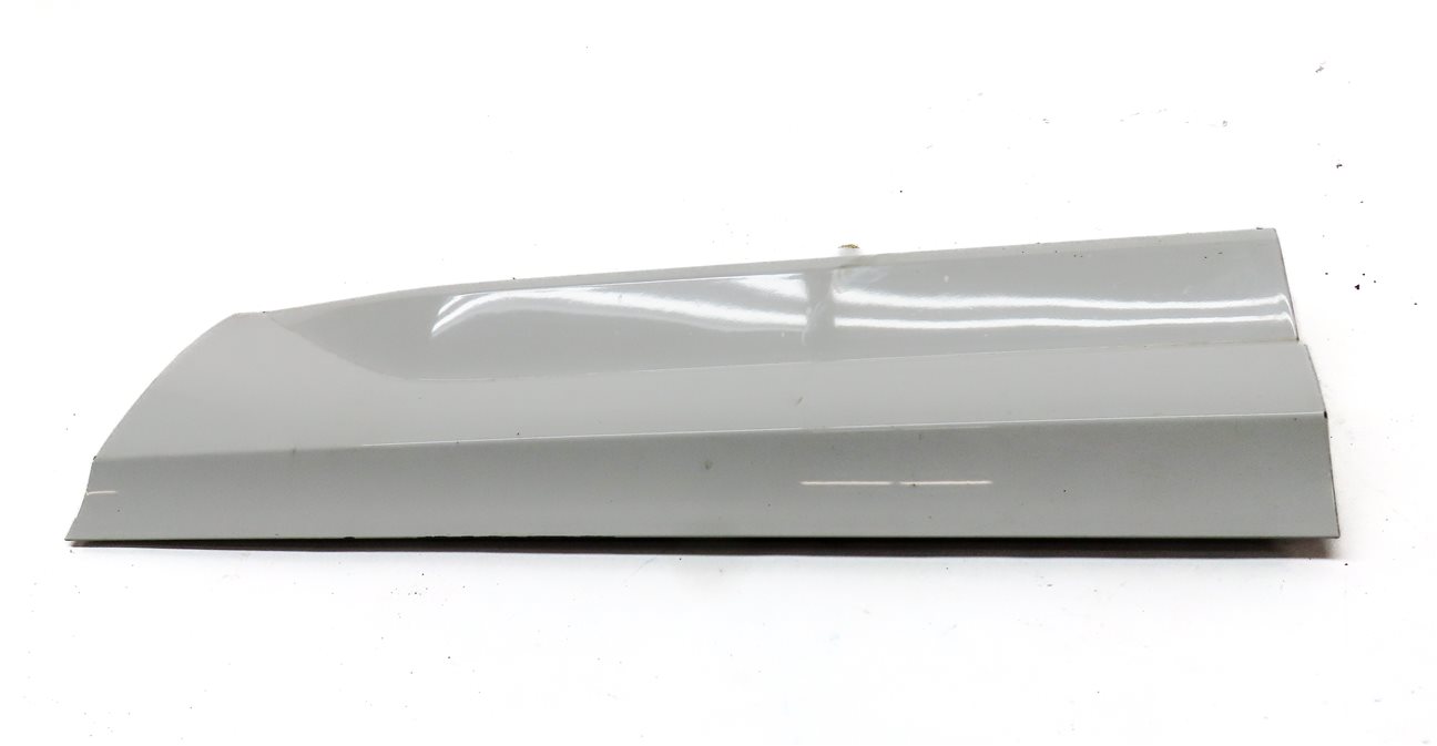 Thumbnail 2: 16-18 AUDI Q3 8U REAR LEFT LOWER DOOR TRIM MOULDING (White)