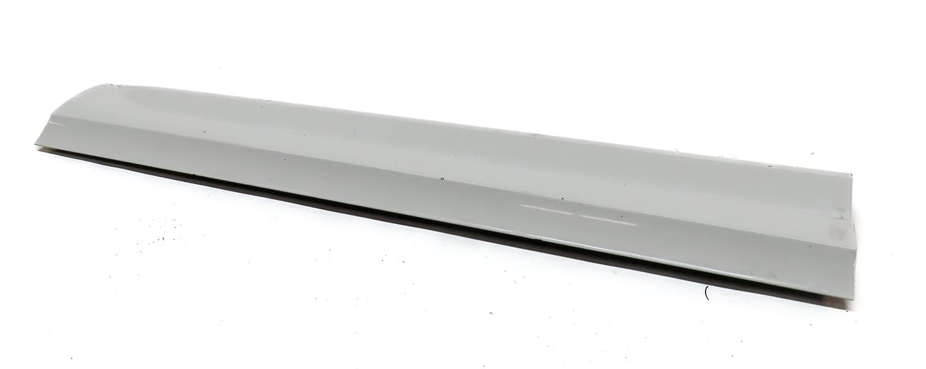 16-18 AUDI Q3 8U FRONT RIGHT PASSENGER LOWER DOOR TRIM MOULDING (White)