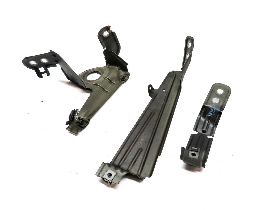 2011 BMW X3 (F25) FRONT RIGHT PASSENGER FENDER MOUNT BRACKET SET/3 (Bronze)