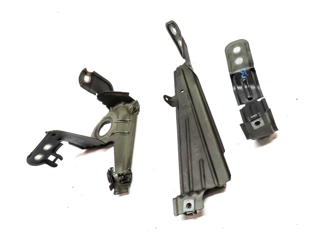 Thumbnail 3: 2011 BMW X3 (F25) FRONT RIGHT PASSENGER FENDER MOUNT BRACKET SET/3 (Bronze)