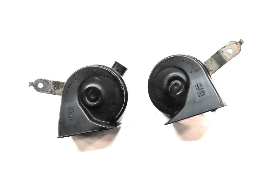 Thumbnail 2: 2011-2018 BMW X3 X4 (F25 F26) HIGH & LOW TONE SAFETY HORN SET-2