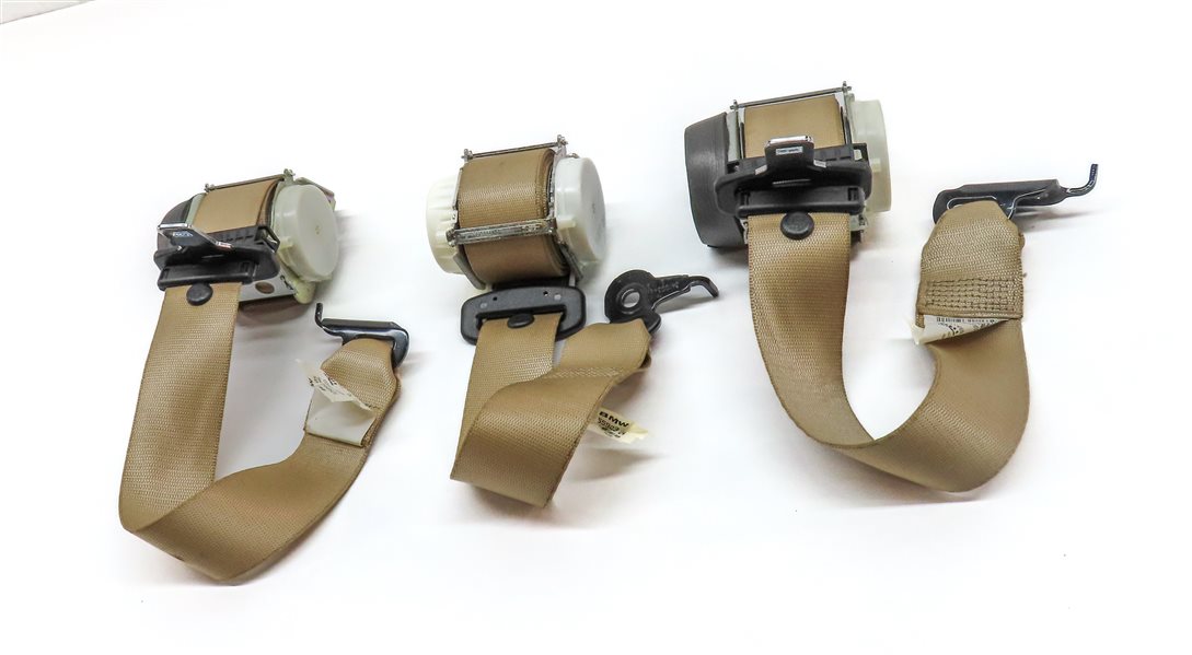 Thumbnail 2: 2011 BMW X3 (F25) REAR LEFT CENTER RIGHT SEAT SEATBELT RETRACTOR SET/3 (Beige)
