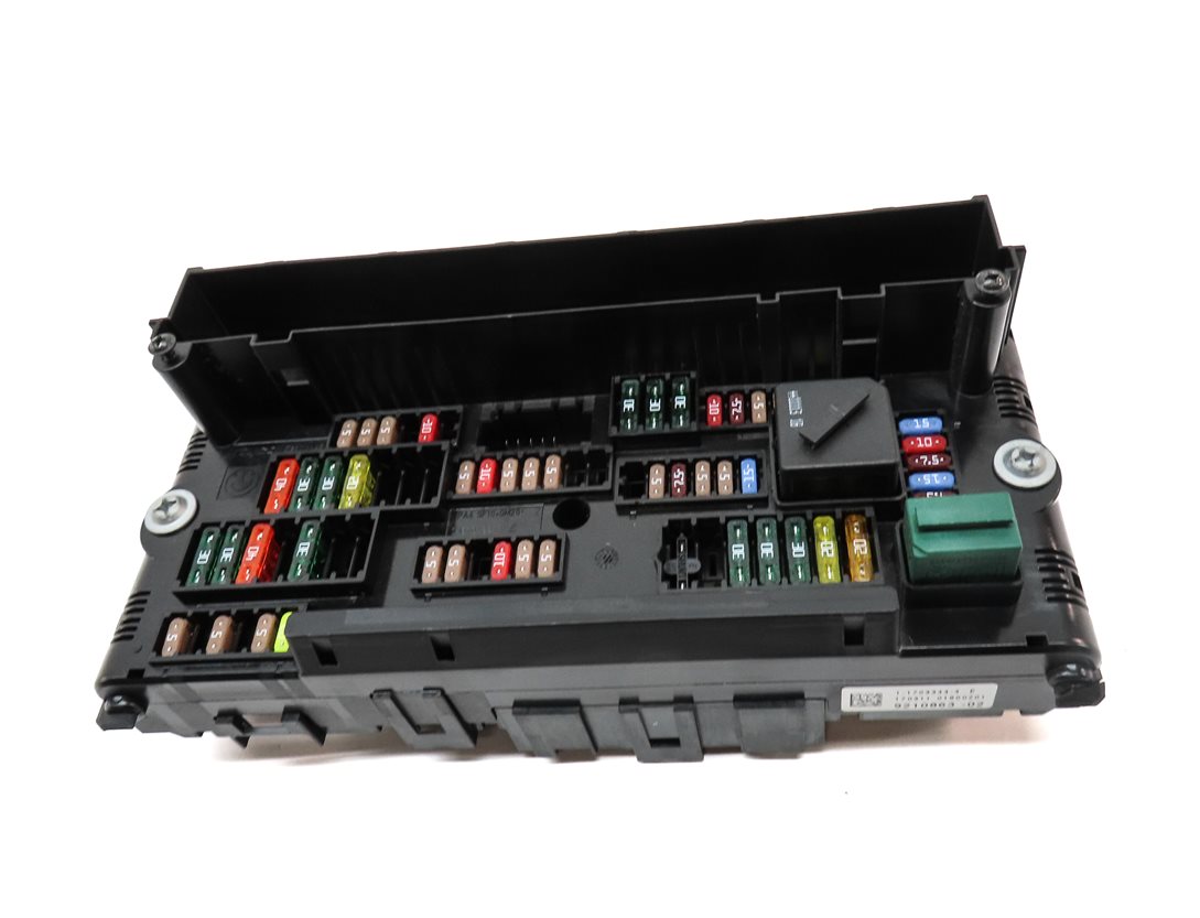 Thumbnail 2: 2011 BMW X3 (F25) 3.0L (N52) FRONT POWER DISTRIBUTION FUSE BOX PANEL