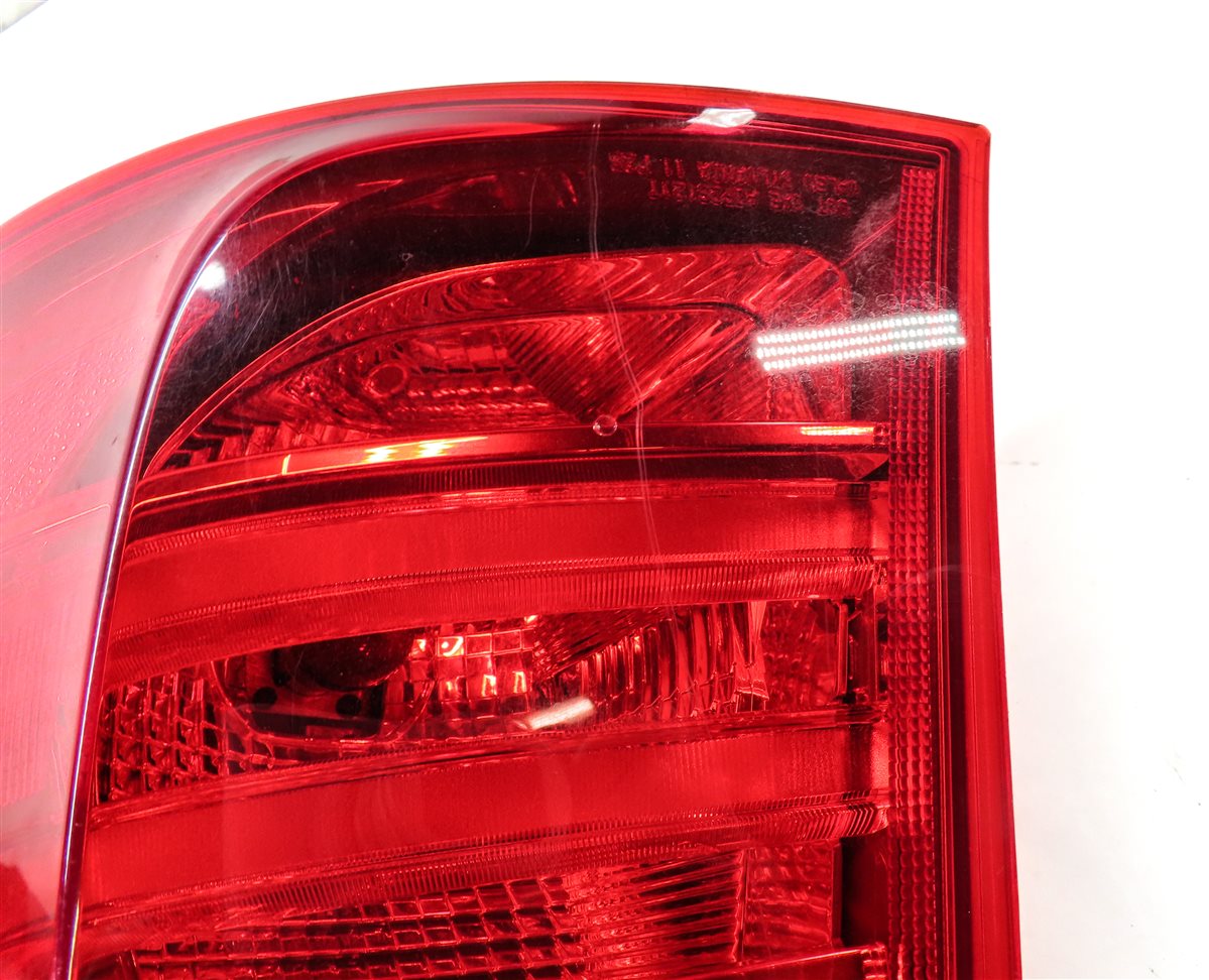Thumbnail 8: 11-17 BMW X3 (F25) RIGHT PASSENGER OUTER INCANDESCENT TAILLIGHT LAMP (OPT 522)