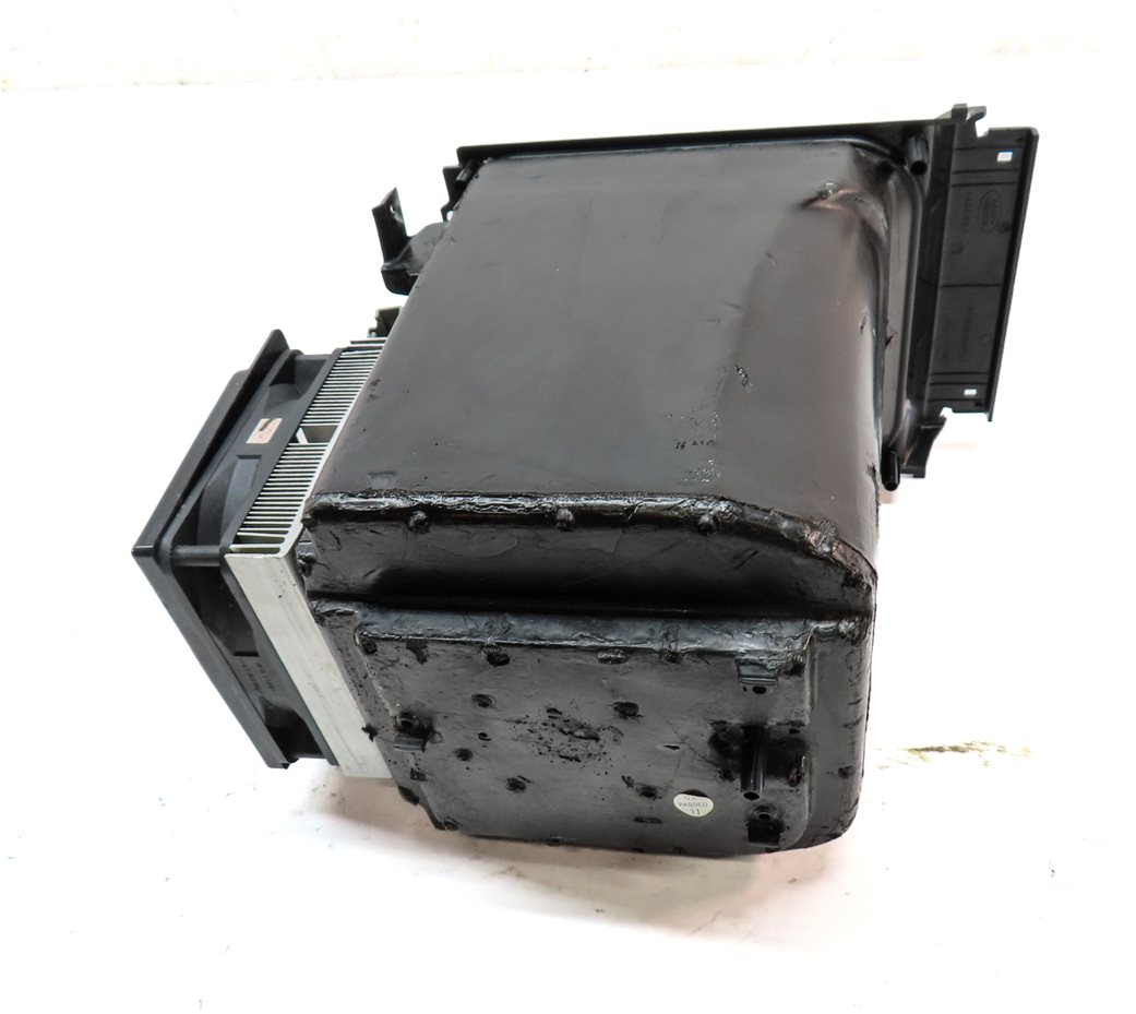 Thumbnail 7: 2005-2009 LAND ROVER LR3 - CENTER CONSOLE STORAGE REFRIGERATOR COOLER FRIDGE