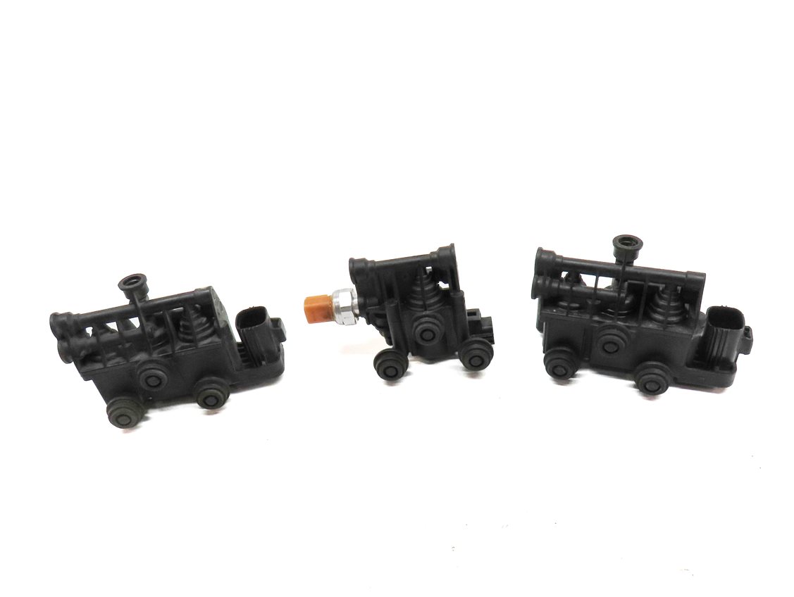 Thumbnail 2: 2008 LAND ROVER LR3 (L319) AIR SUSPENSION TRANSFER RELIEF VALVE SET 3