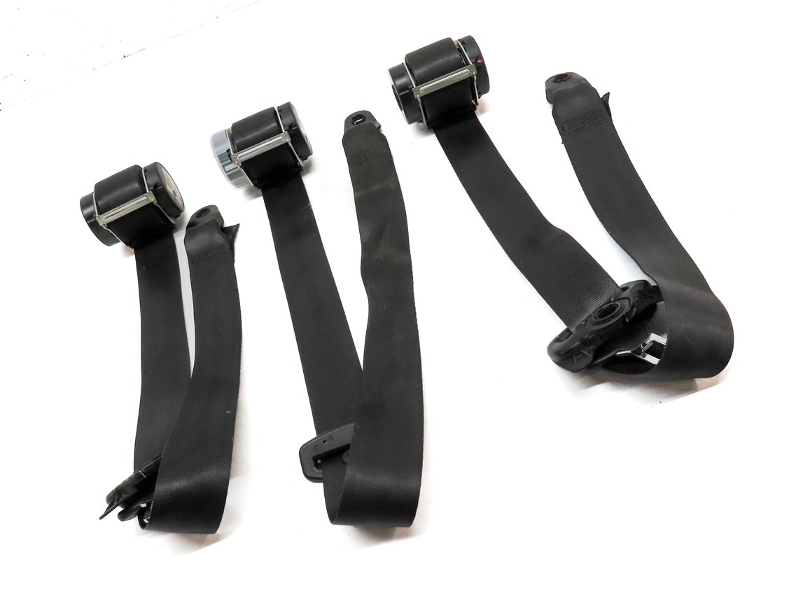 Thumbnail 3: 2008 LAND ROVER LR3 REAR 2ND ROW LEFT RIGHT & CENTER SEATBELT RETRACTOR (BLACK)