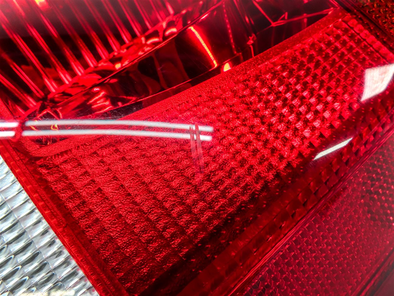 Thumbnail 8: 2005-2009 LAND ROVER LR3 - RIGHT PASSENGER REAR TAILLIGHT BRAKE LIGHT STOP LAMP