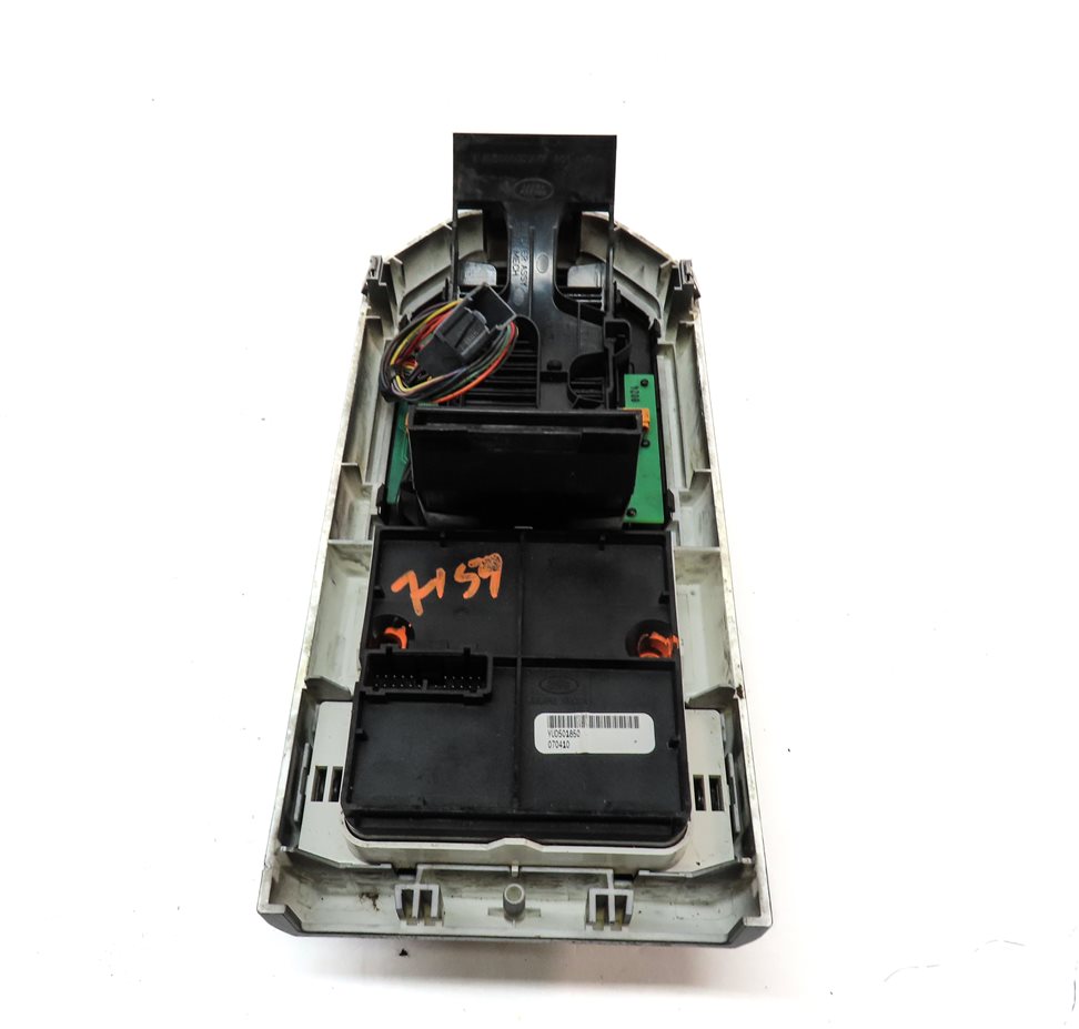 Thumbnail 5: 2008 LAND ROVER LR3 (L319) SHIFTER SHIFT TRIM & SUSPENSION TERRAIN CONTROL PANEL