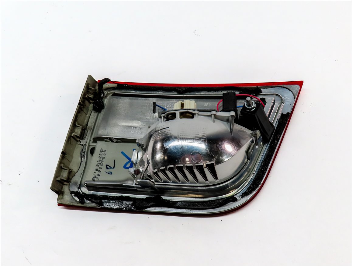 Thumbnail 5: 2007-2010 BMW X5 X5M (E70) RIGHT PASSENGER REAR INNER TRUNK TAILLIGHT LIGHT LAMP