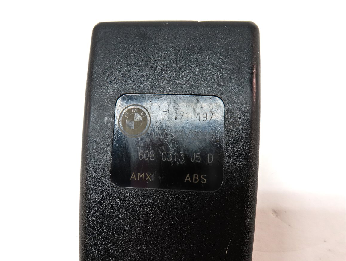 Thumbnail 5: 2010 BMW X5 (E70) 2ND ROW REAR SEAT LEFT RIGHT & CENTER SEATBELT BUCKLE RECEIVER