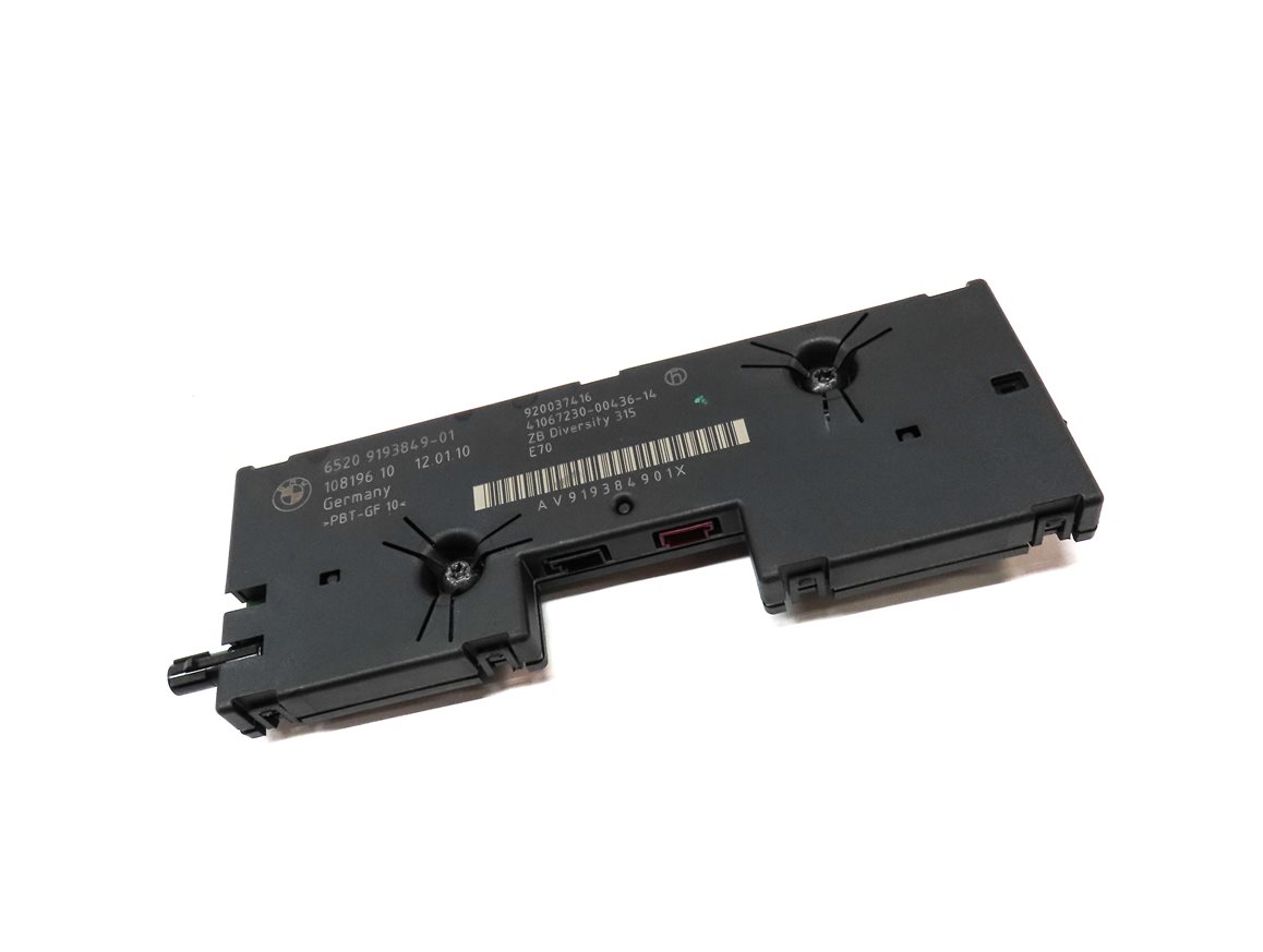 Thumbnail 3: 2010 BMW X5 (E70) ANTENNA DIVERSIRTY AMPLIFIER MODULE